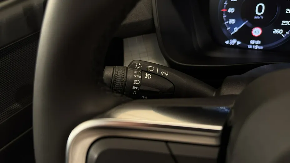 VOLVO XC40 -