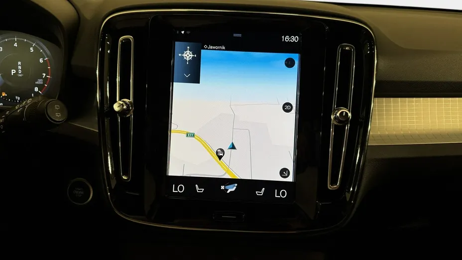 VOLVO XC40 XC40 T3 Momentum Pro aut