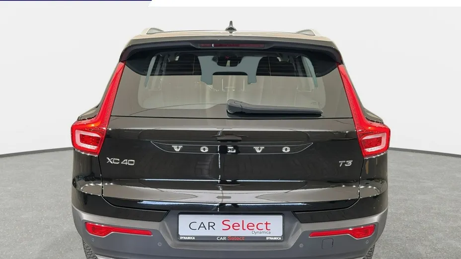 VOLVO XC40 -
