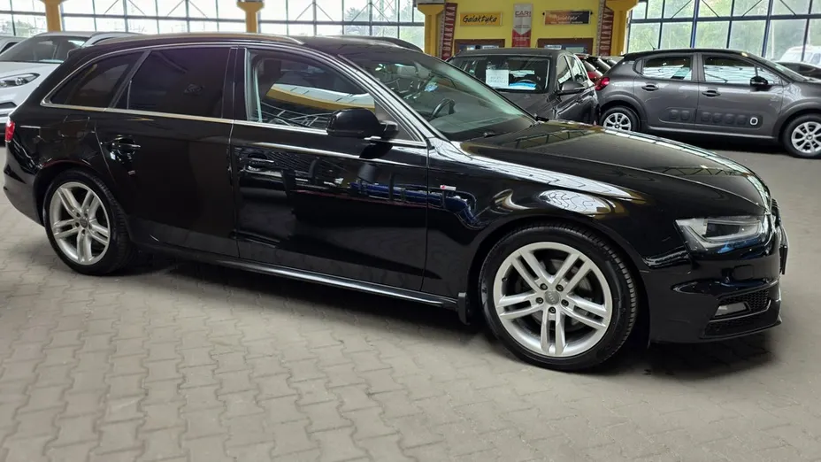 AUDI A4 -