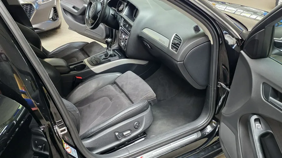 AUDI A4 -