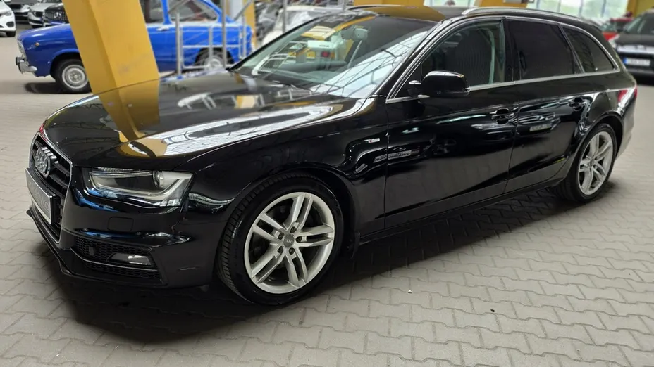 AUDI A4 -