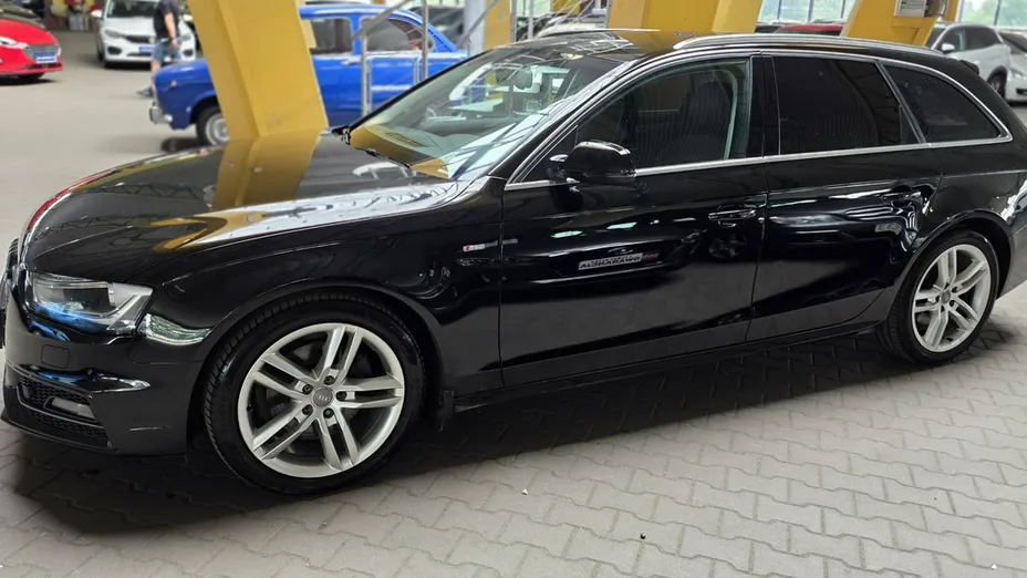 AUDI A4 -