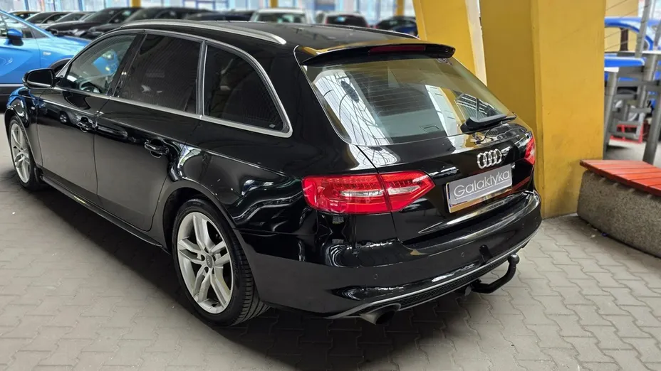 AUDI A4 -