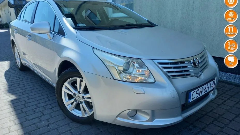 TOYOTA Avensis -
