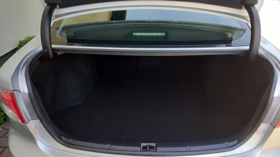 TOYOTA Avensis -