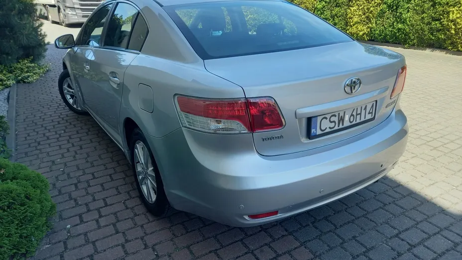 TOYOTA Avensis -