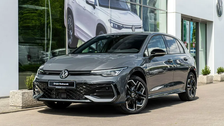 VOLKSWAGEN Golf -