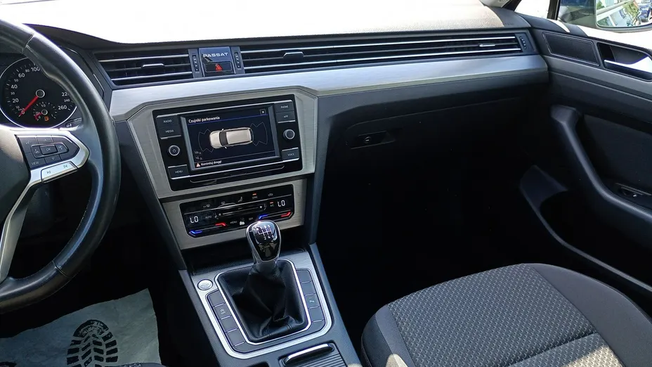 VOLKSWAGEN Passat -