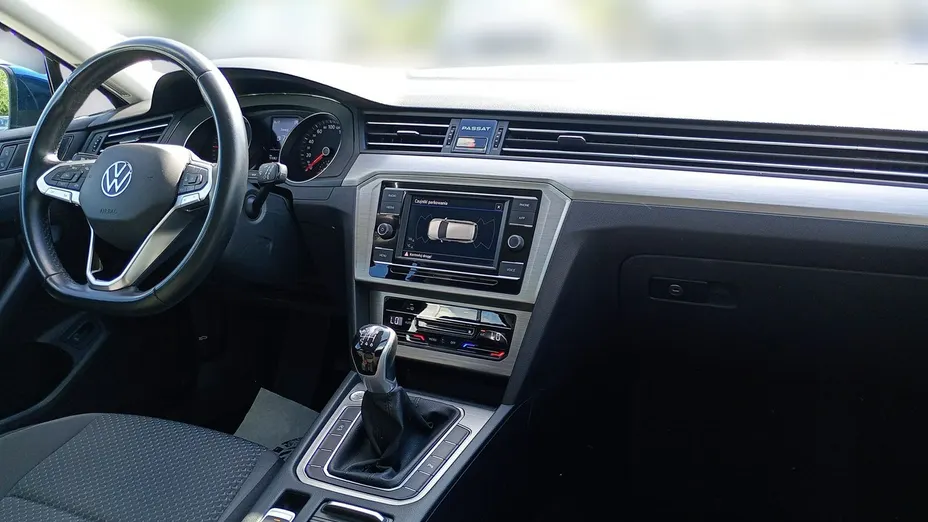 VOLKSWAGEN Passat -