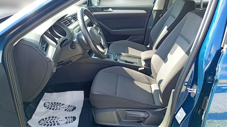 VOLKSWAGEN Passat -