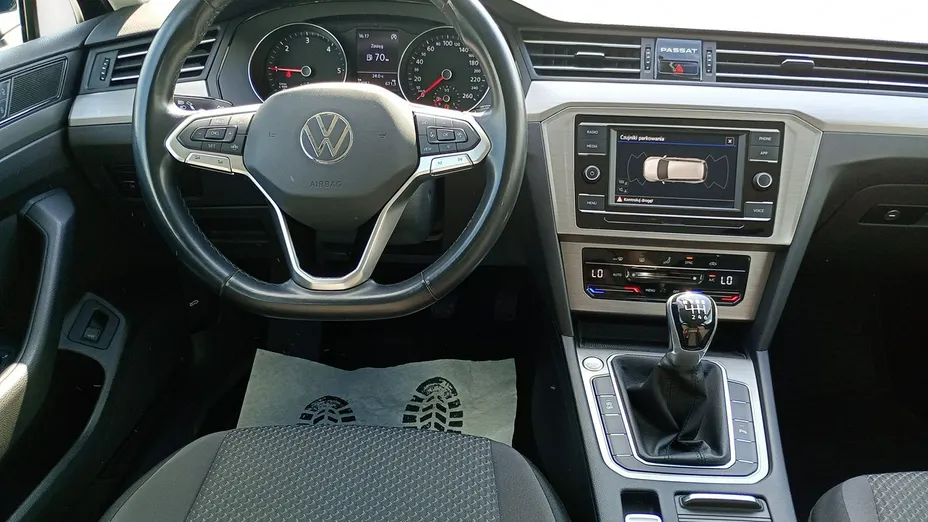 VOLKSWAGEN Passat -