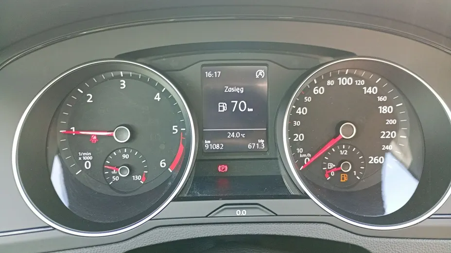 VOLKSWAGEN Passat -