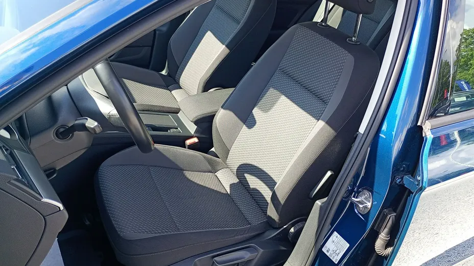 VOLKSWAGEN Passat -