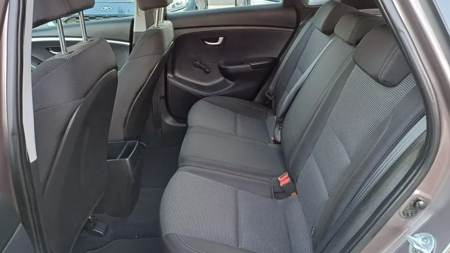 HYUNDAI i30 -