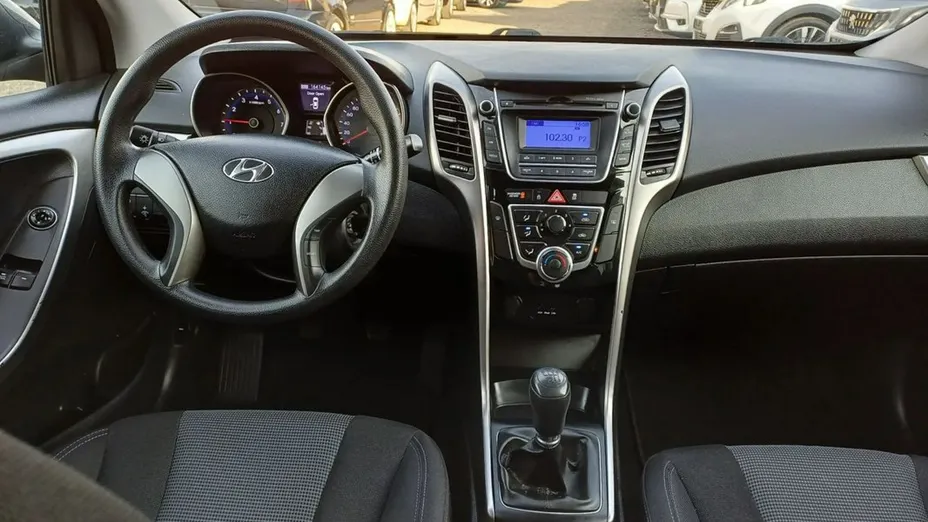 HYUNDAI i30 -