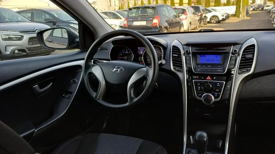 HYUNDAI i30 -