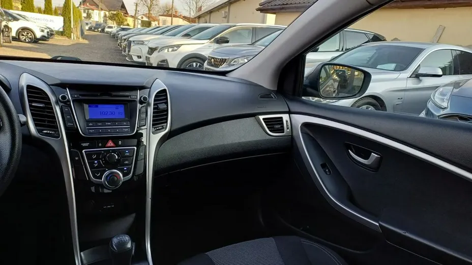 HYUNDAI i30 -