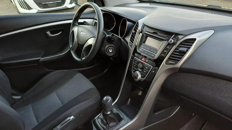 HYUNDAI i30 -