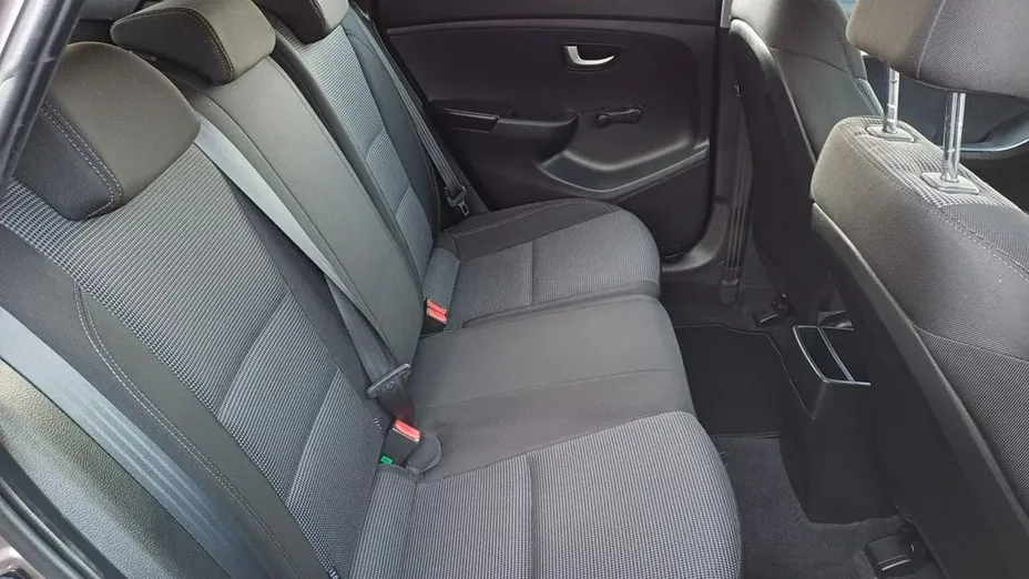 HYUNDAI i30 -