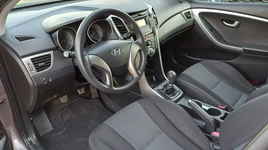 HYUNDAI i30 -