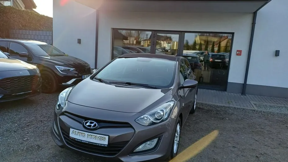 HYUNDAI i30 -