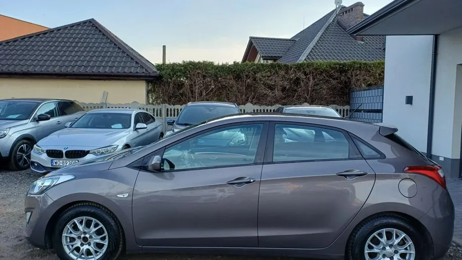 HYUNDAI i30 -
