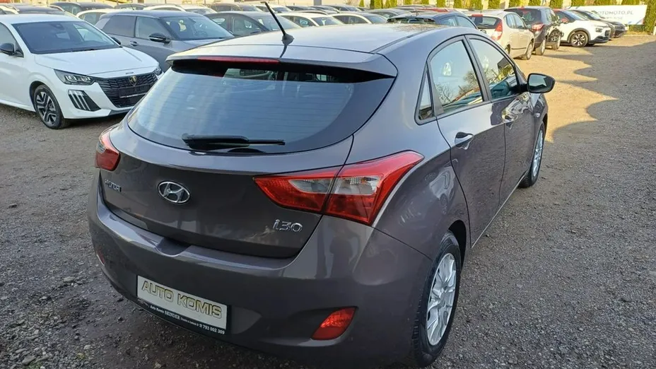 HYUNDAI i30 -