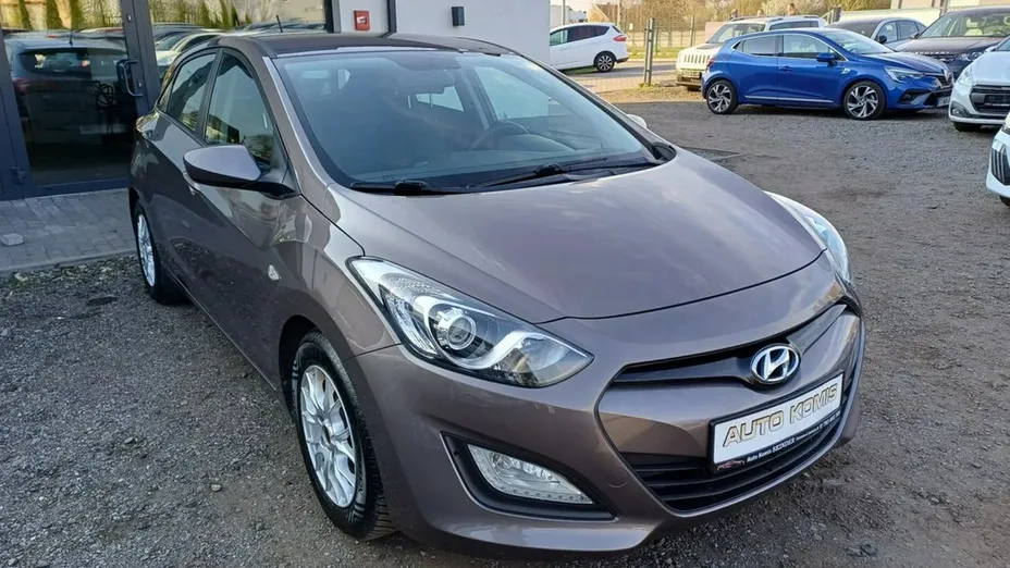 HYUNDAI i30 -