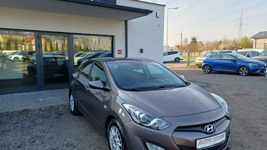 HYUNDAI i30 -