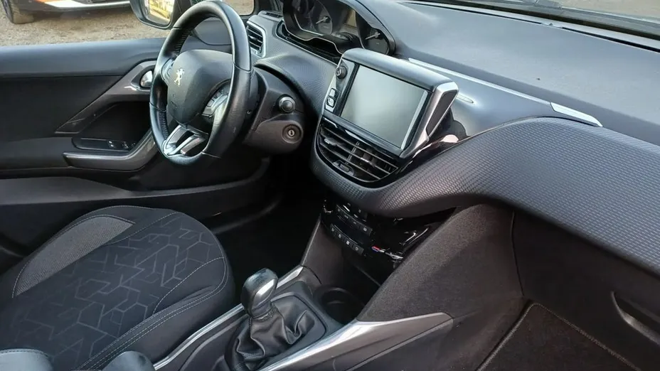 PEUGEOT 2008 -