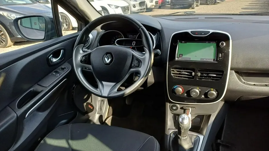 RENAULT Clio -