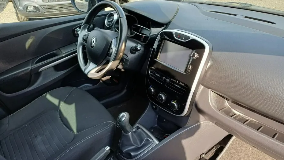 RENAULT Clio -