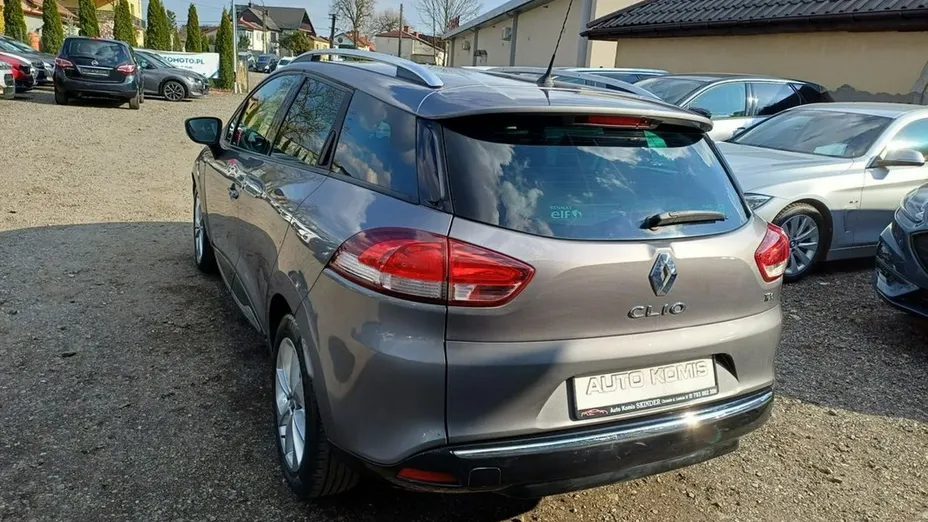 RENAULT Clio -