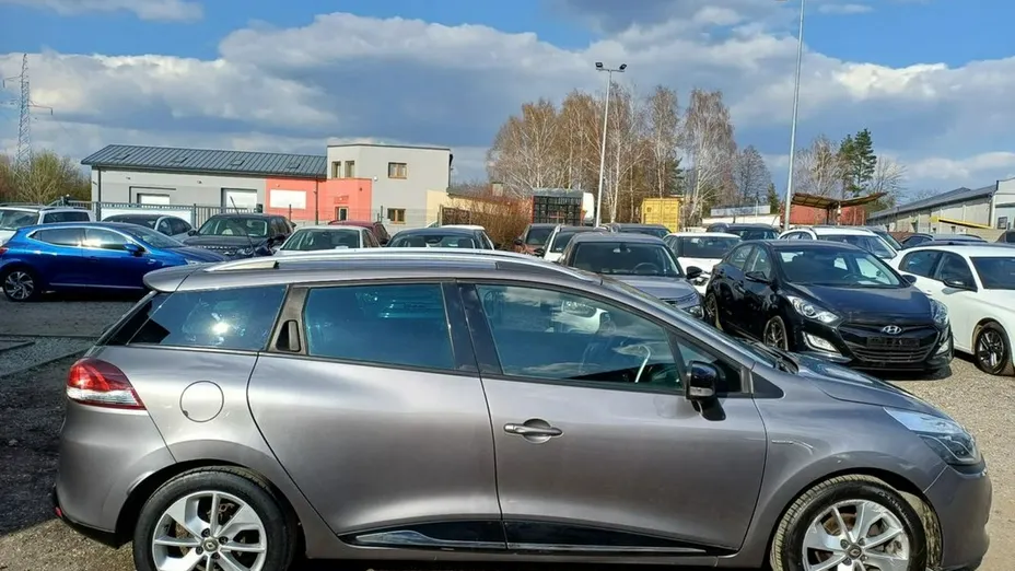 RENAULT Clio -