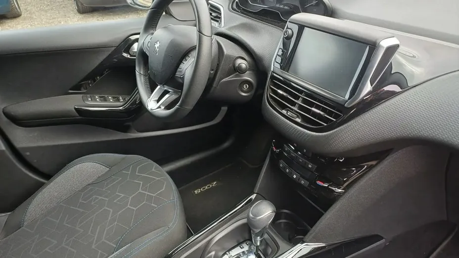 PEUGEOT 2008 -