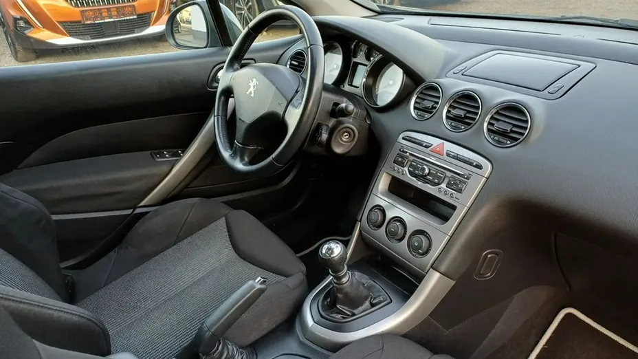PEUGEOT 308 -