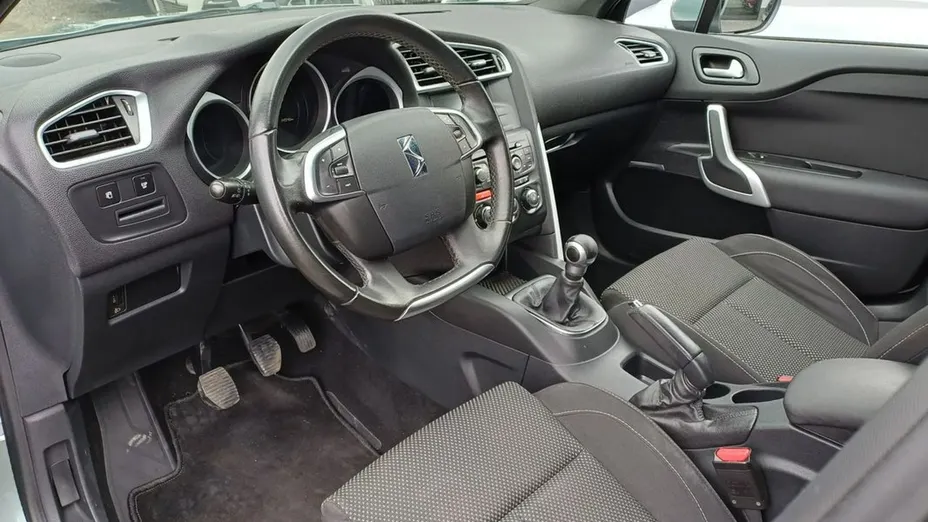 CITROEN DS4 -