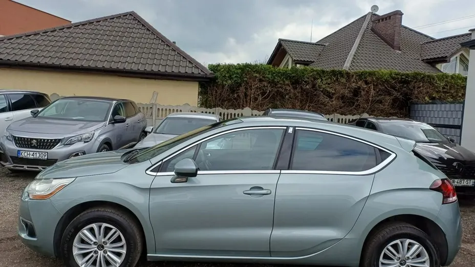 CITROEN DS4 -