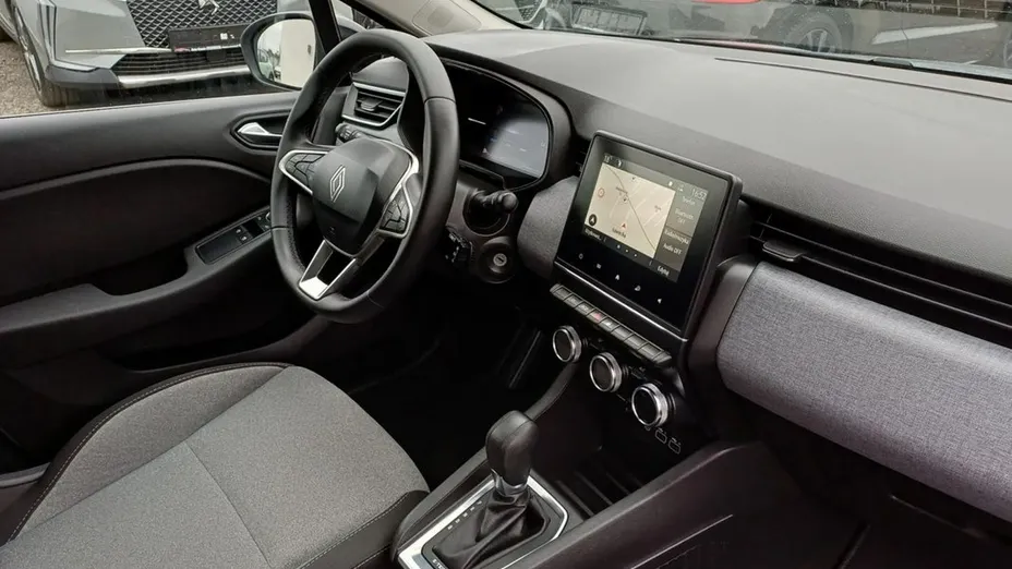 RENAULT Clio -