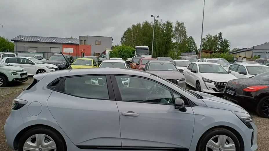 RENAULT Clio -