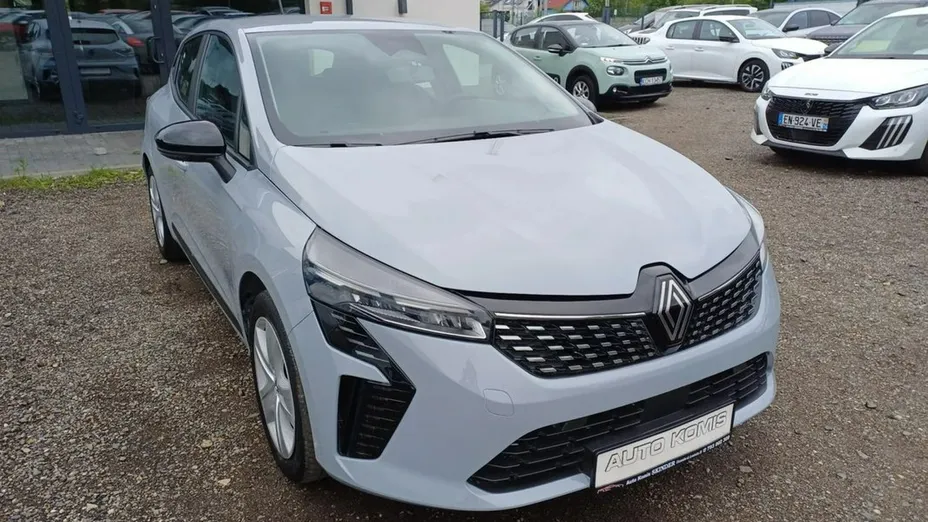 RENAULT Clio -