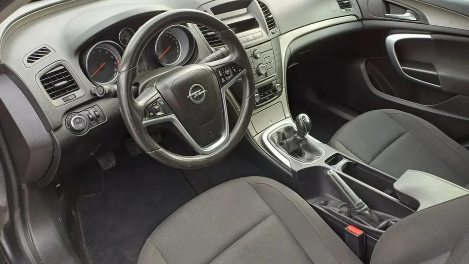 OPEL Insignia -