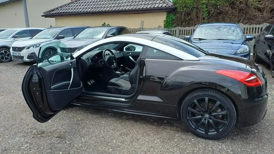 PEUGEOT RCZ -