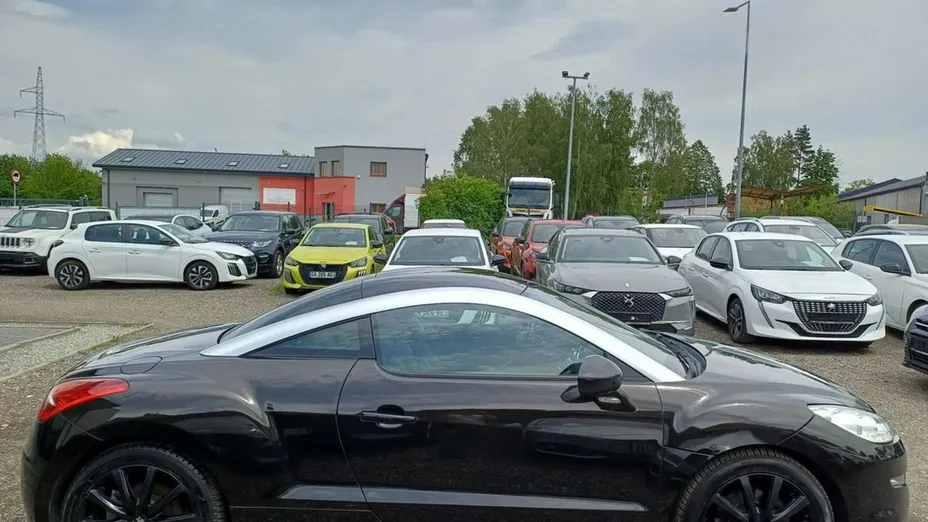 PEUGEOT RCZ -