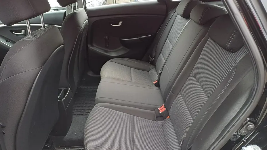 HYUNDAI i30 -