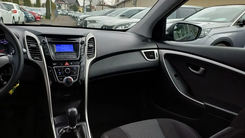 HYUNDAI i30 -