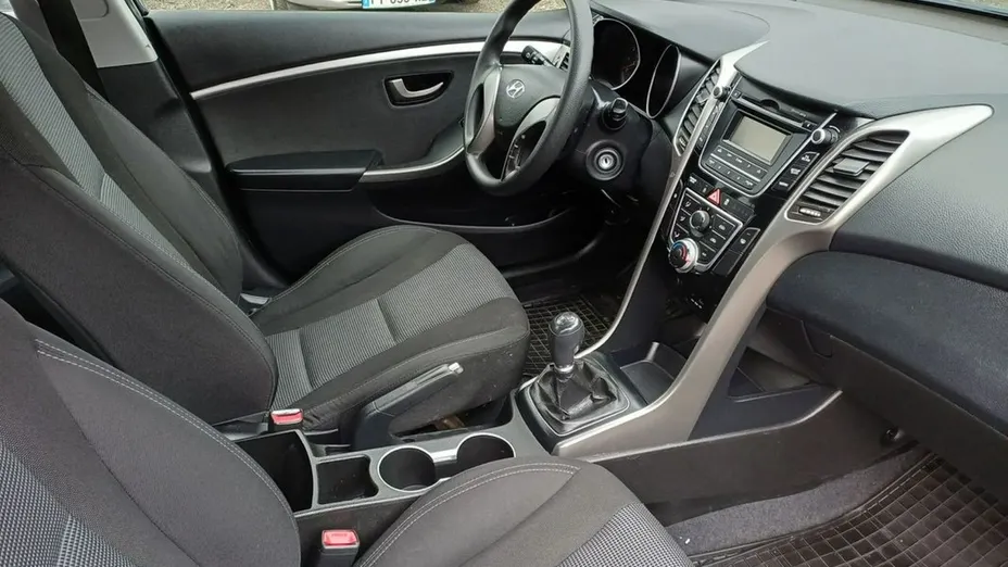 HYUNDAI i30 -