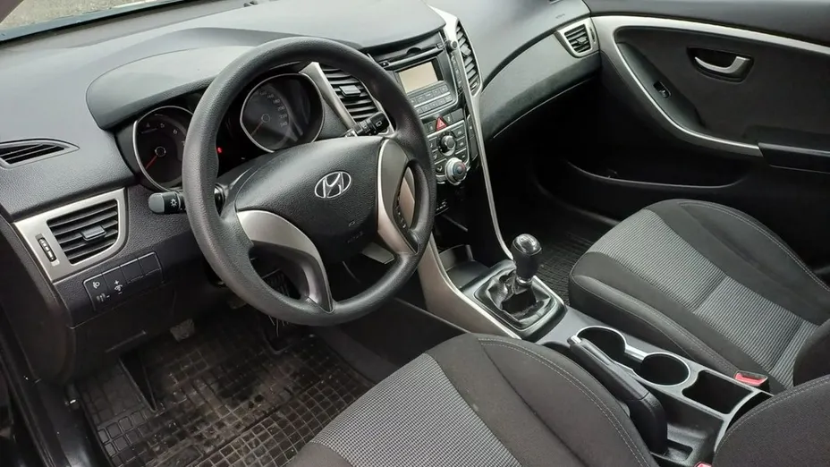 HYUNDAI i30 -