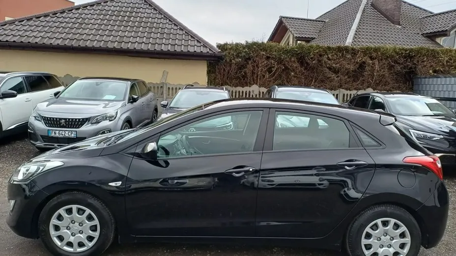 HYUNDAI i30 -